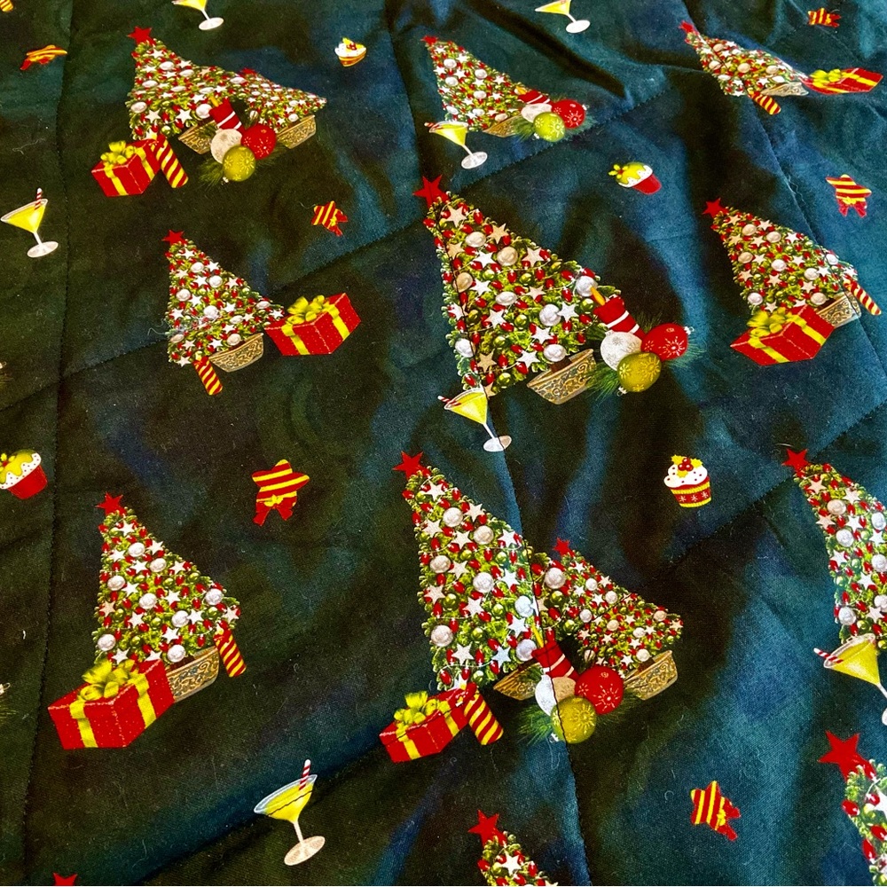 Round Quilted Table Topper - Picture 3 of 4